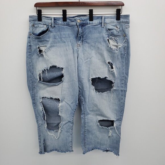 Torrid Womens 24XT Grunge Ripped Denim Shorts Light Wash Distressed Bermuda - Picture 3 of 16